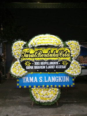 Papan Bunga Duka di Ngabeyan